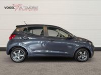 Gebraucht Hyundai i10 Trend 67 PS (49 kW) 2021 Mangrove green Kleinwagen