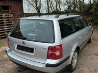 Gebraucht VW Passat 116 PS (85 kW) 2002 Silber Kombi