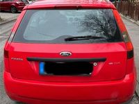 Gebraucht Ford Fiesta 74 PS (54 kW) 2004 Rot Kleinwagen