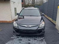 Gebraucht Hyundai i30 90 PS (66 kW) 2011 Schwarz Kleinwagen
