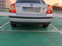 Gebraucht VW Passat 109 PS (80 kW) 2002 Silber Limousine