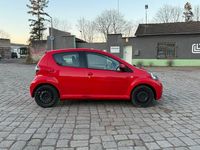 Gebraucht Toyota Aygo Cool 68 PS (50 kW) 2010 Rot Kleinwagen