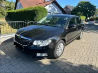 Gebraucht Skoda Superb 105 PS (77 kW) 2011 Schwarz Limousine