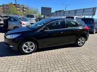 Gebraucht Ford Focus Trend 125 PS (91 kW) 2016 Schwarz Kleinwagen
