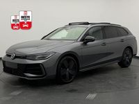Neu VW Passat R-line 193 PS (141 kW) 2026 Grenadilla black metallic Kombi