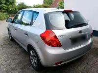 Gebraucht Kia Ceed 109 PS (80 kW) 2009 Silber Kleinwagen