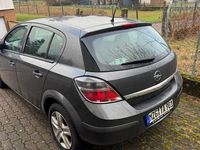 Gebraucht Opel Astra Edition 140 PS (102 kW) 2009 Grau Limousine