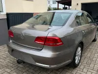 Gebraucht VW Passat 105 PS (77 kW) 2011 Grau Limousine