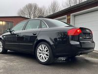gebraucht Audi A4 1.6 Benziner in gutem Zustand 8-fach bereift
