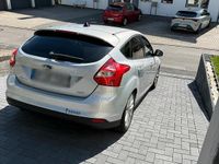 Second-hand Ford Focus 100 CP (73 kW) 2015 Argintiu Hatchback