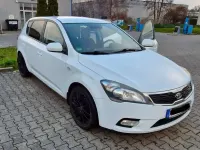 Gebraucht Kia Ceed 90 PS (66 kW) 2010 Weiß Kleinwagen