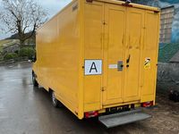 Second-hand Iveco 35.12 106 CP (77 kW) 2011 Galben Van