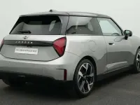 Gebraucht Mini Cooper Favoured 135 kW (184 PS) 2024 Grau Kleinwagen