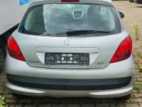 Gebraucht Peugeot 207 95 PS (69 kW) 2008 Silber Kleinwagen