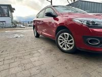 Gebraucht Renault Mégane III LIMITED 132 PS (97 kW) 2015 Rot Limousine