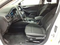 Gebraucht Ford Focus Cool & Connect 120 PS (88 kW) 2022 Frostweiß Kombi