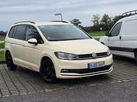Gebraucht VW Touran 116 PS (85 kW) 2019 Gelb Van / Kleinbus