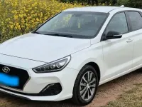 Gebraucht Hyundai i30 Trend 140 PS (102 kW) 2018 Weiß Limousine