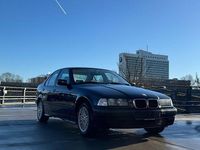 Gebraucht BMW 316 102 PS (75 kW) 1998 Blau Limousine