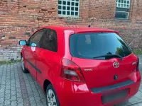Gebraucht Toyota Yaris 69 PS (50 kW) 2008 Rot Kleinwagen