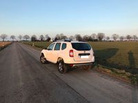 Gebraucht Dacia Duster Lauréate 105 PS (77 kW) 2015 Weiß metallic SUV