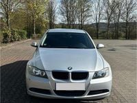 Gebraucht BMW 318 129 PS (94 kW) 2005 Silber Limousine