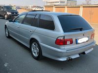 Gebraucht BMW 530 193 PS (141 kW) 2001 Silber Kombi