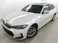 Gebraucht BMW 330e M Sport 292 PS (214 kW) 2024 Alpinweiss 3 Kombi