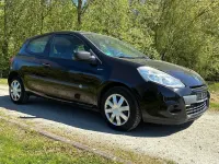 Używany Renault Clio III 75 KM (55 kW) 2012 Czarny Hatchback