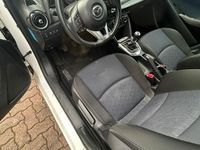 Gebraucht Mazda 2 75 PS (55 kW) 2015 Weiß Kleinwagen