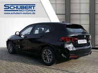Neu BMW 116 122 PS (89 kW) 2026 Cape york grün Kleinwagen
