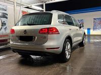 Gebraucht VW Touareg 245 PS (180 kW) 2014 Silber SUV