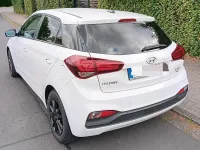 Gebraucht Hyundai i20 Advantage 84 PS (61 kW) 2020 Weiß Kleinwagen