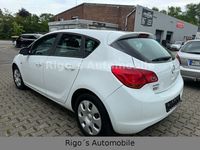 Gebraucht Opel Astra Edition 95 PS (69 kW) 2012 Weiß Limousine