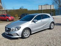 Gebraucht Mercedes A180 122 PS (89 kW) 2015 Silber Limousine