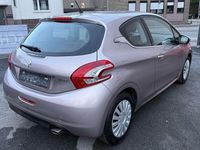Gebraucht Peugeot 208 Allure 120 PS (88 kW) 2012 Lackierung pink quartz/blossom Kleinwagen