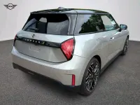 Gebraucht Mini Cooper SE Favoured 160 kW (218 PS) 2025 Grau Kleinwagen