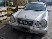 Second-hand Mercedes E280 193 CP (141 kW) 1997 Argintiu Berlinǎ