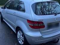 Gebraucht Mercedes B180 102 PS (75 kW) 2007 Silber Van / Kleinbus