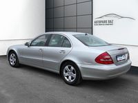 Gebraucht Mercedes E220 150 PS (110 kW) 2002 Silber Limousine