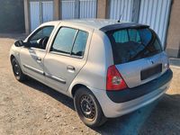 Gebraucht Renault Clio II 58 PS (42 kW) 2004 Silber Kleinwagen