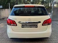 Gebraucht Mercedes B160 90 PS (66 kW) 2015 Weiß Van / Kleinbus