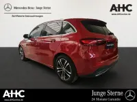 Gebraucht Mercedes B200 Progressive 163 PS (119 kW) 2025 Rot Kleinwagen