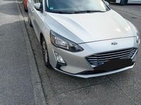 Gebraucht Ford Focus Titanium 125 PS (91 kW) 2020 Silber Kombi
