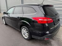 Gebraucht Ford Focus Titanium 125 PS (91 kW) 2017 Schwarz Kombi