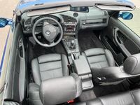 Gebraucht BMW 320 Cabriolet 149 PS (109 kW) 1999 Blau Cabrio