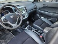 Gebraucht Hyundai i30 Classic 109 PS (80 kW) 2011 Schwarz Limousine