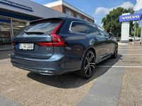 Second-hand Volvo V90 Ultimate 197 CP (144 kW) 2024 Albastru Break