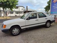 Gebraucht Mercedes E250 90 PS (66 kW) 1988 Weiß Limousine