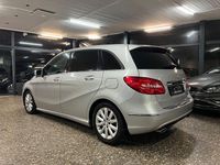 Gebraucht Mercedes B180 109 PS (80 kW) 2012 Silber Van / Kleinbus